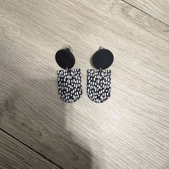 Earring bundle - Picture 3 of 7